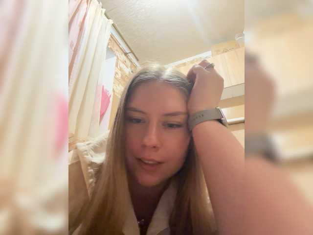 Blinannya live cam on BongaCams