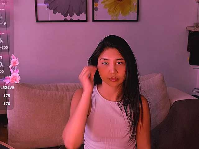 MiaBlisshere1 live cam on BongaCams