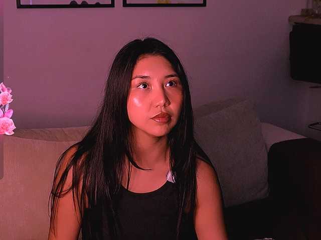 MiaBlisshere1 live cam preview