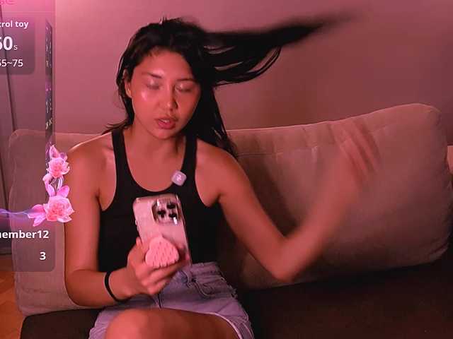 MiaBlisshere1 live cam preview