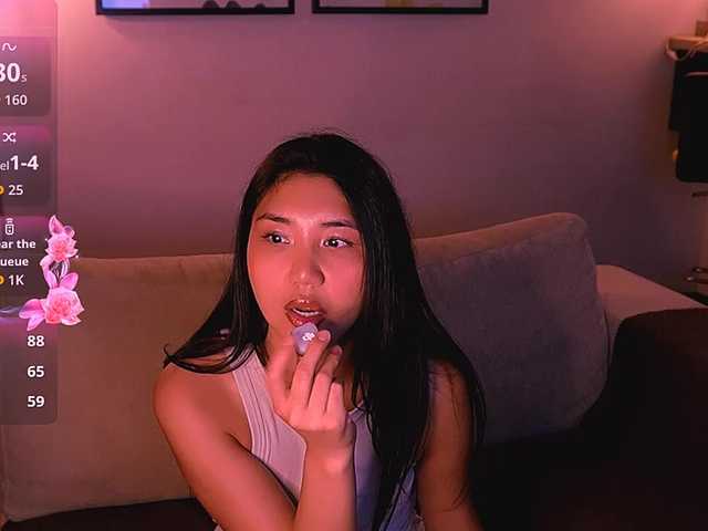 MiaBlisshere1 live cam on BongaCams