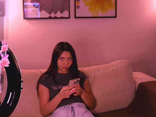 MiaBlisshere1 live cam on BongaCams