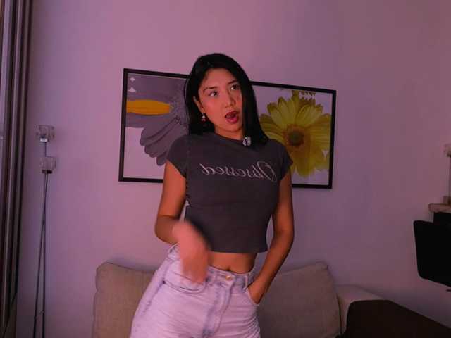 MiaBlisshere1 live cam on BongaCams