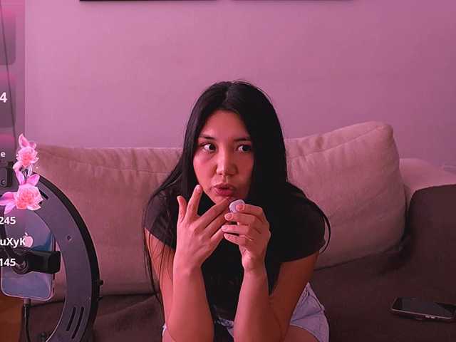 MiaBlisshere1