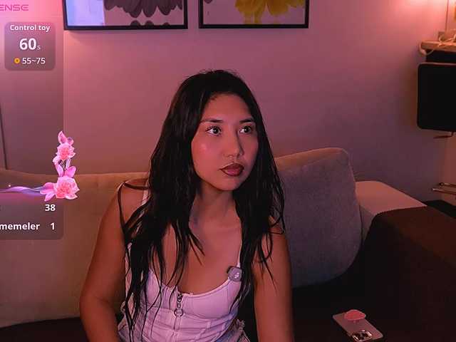 MiaBlisshere1 live cam preview