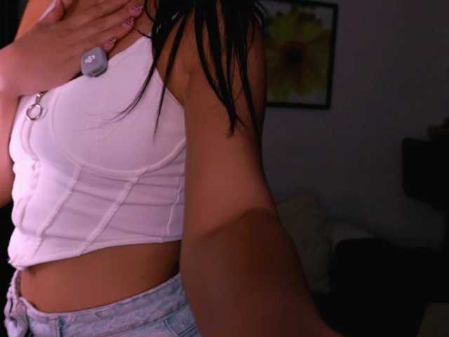 MiaBlisshere1 live cam on BongaCams