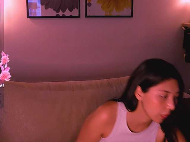 MiaBlisshere1 live cam on BongaCams