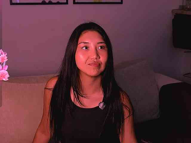 MiaBlisshere1 webcam