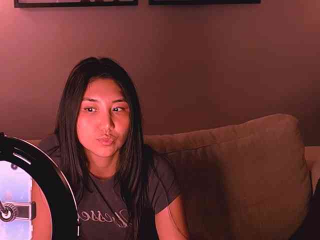 MiaBlisshere1 webcam