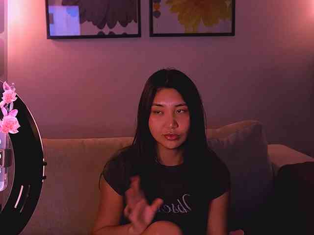 MiaBlisshere1 webcam