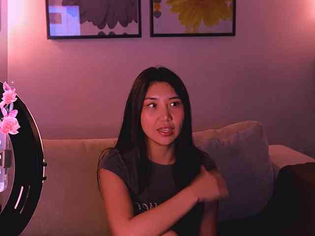 MiaBlisshere1 webcam