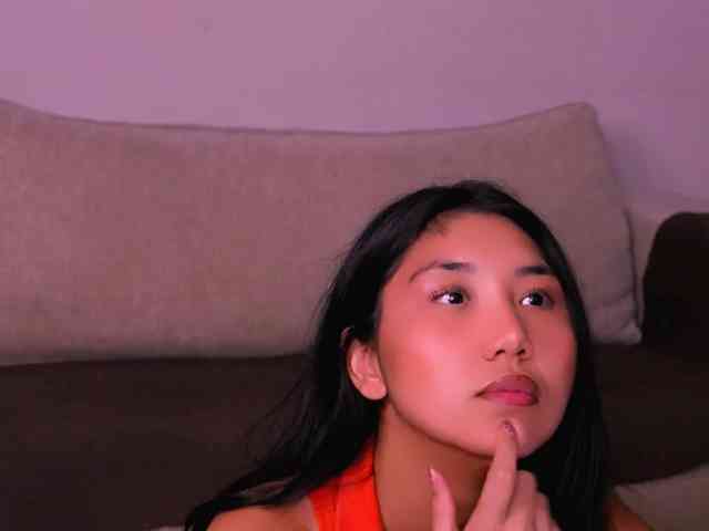 MiaBlisshere1 webcam