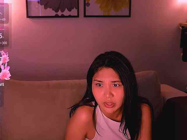 MiaBlisshere1 webcam