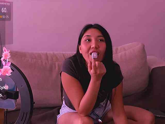 MiaBlisshere1 webcam