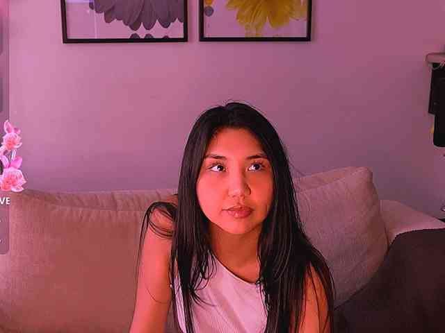 MiaBlisshere1 webcam