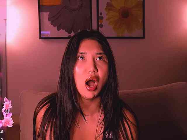 MiaBlisshere1 webcam