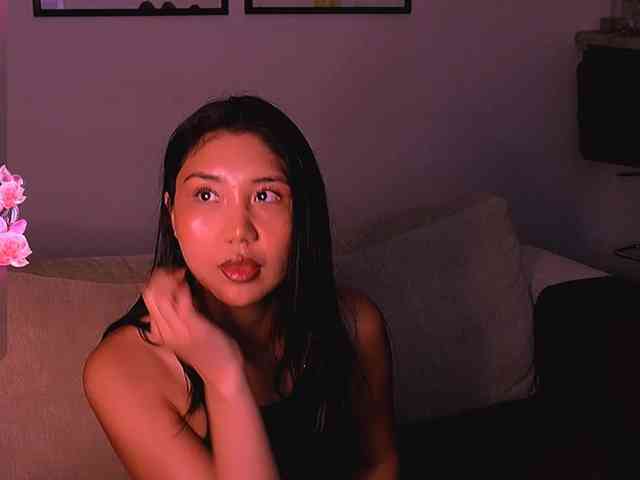 MiaBlisshere1 webcam