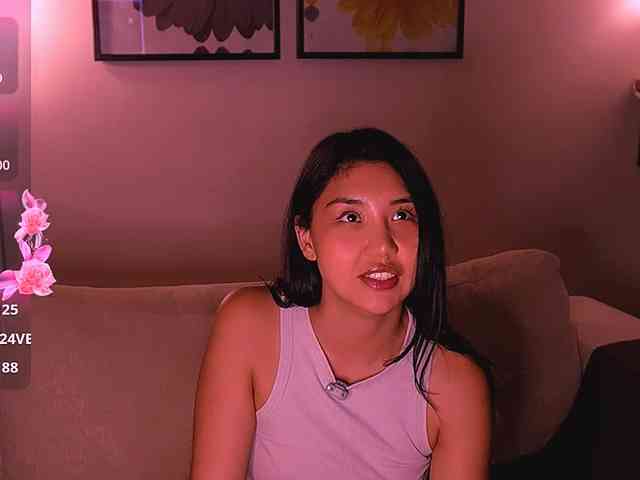 MiaBlisshere1 webcam