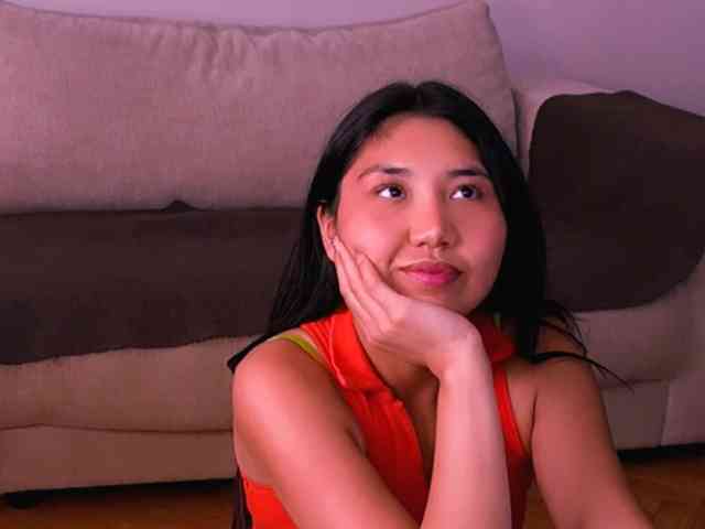 MiaBlisshere1 webcam
