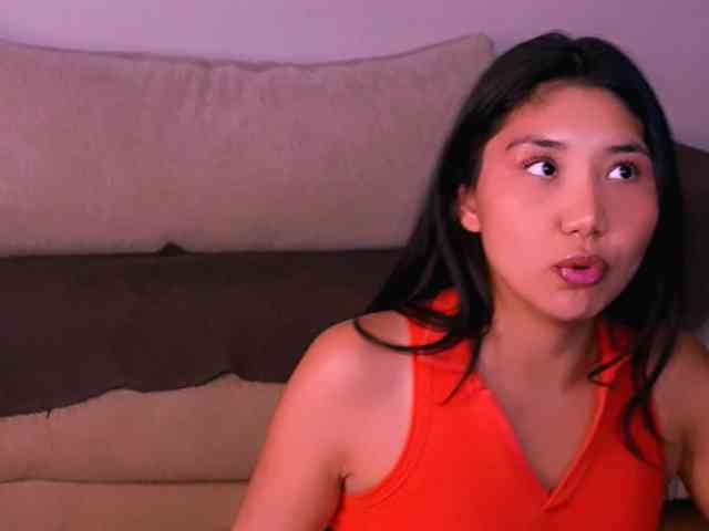 MiaBlisshere1 webcam