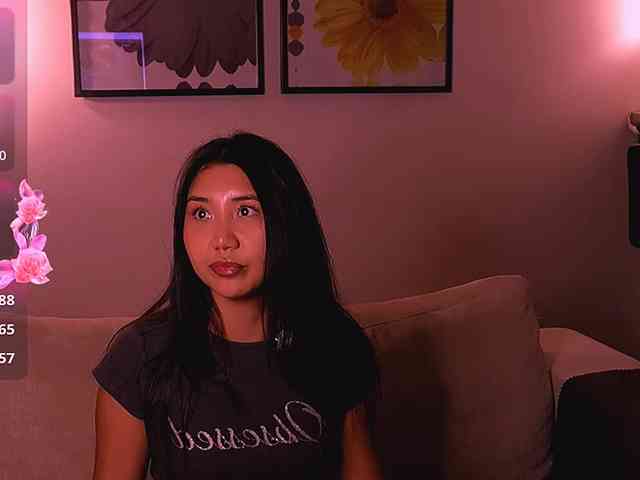 MiaBlisshere1 webcam