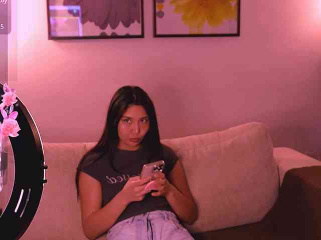 MiaBlisshere1 webcam