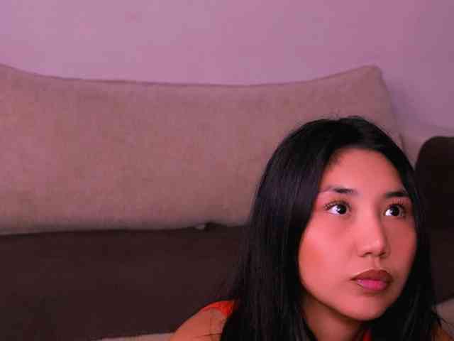 MiaBlisshere1 webcam