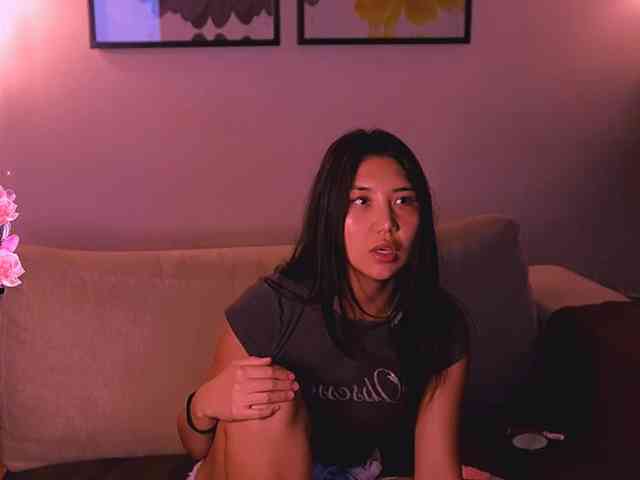 MiaBlisshere1 webcam
