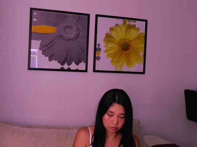 MiaBlisshere1 webcam