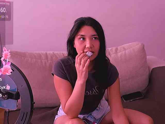 MiaBlisshere1 webcam