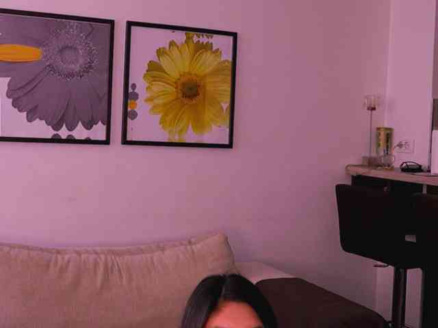 MiaBlisshere1 webcam