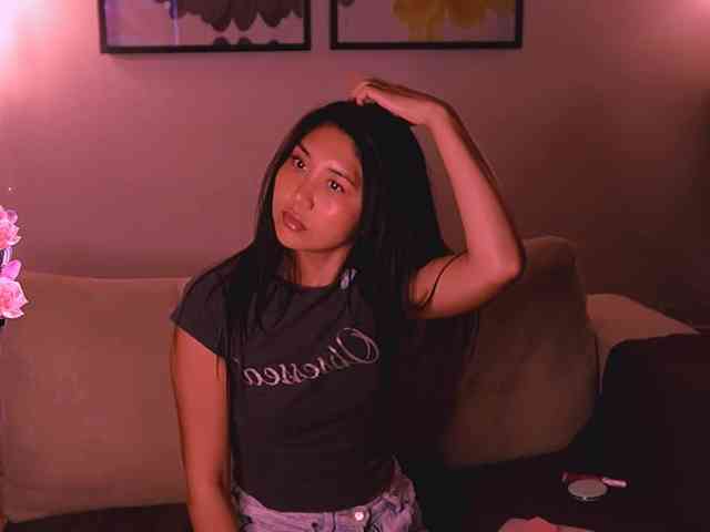 MiaBlisshere1 webcam