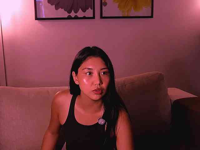 MiaBlisshere1 webcam