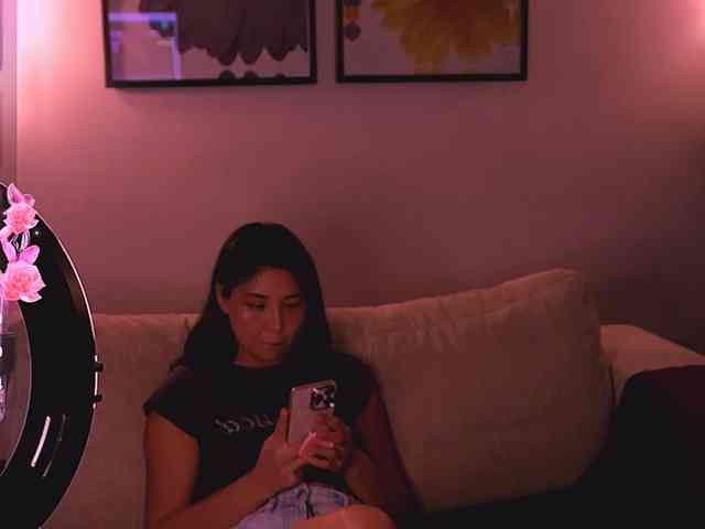 MiaBlisshere1 webcam