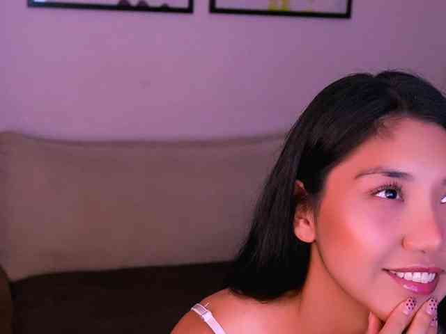 MiaBlisshere1 webcam