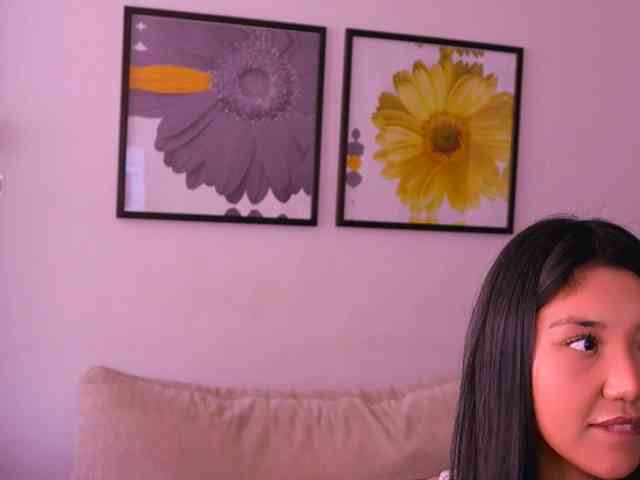 MiaBlisshere1 webcam