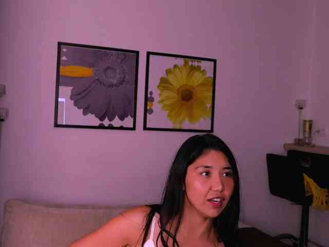 MiaBlisshere1 webcam