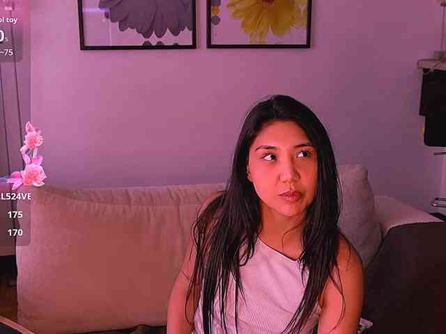 MiaBlisshere1 webcam