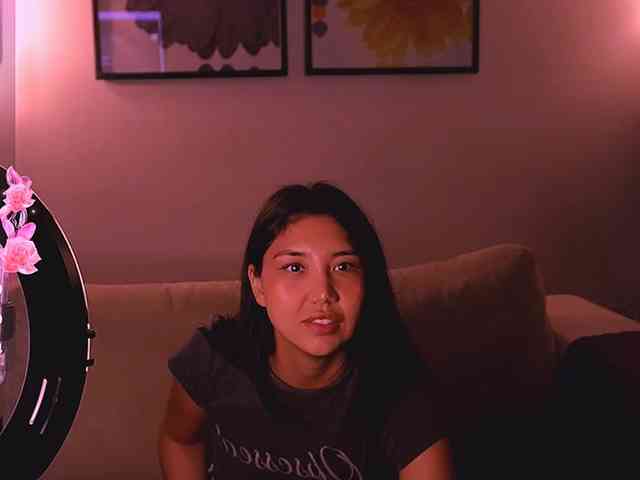 MiaBlisshere1 webcam