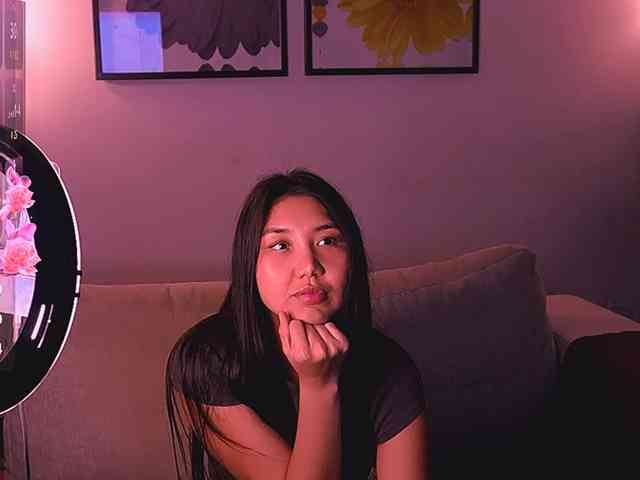 MiaBlisshere1 webcam