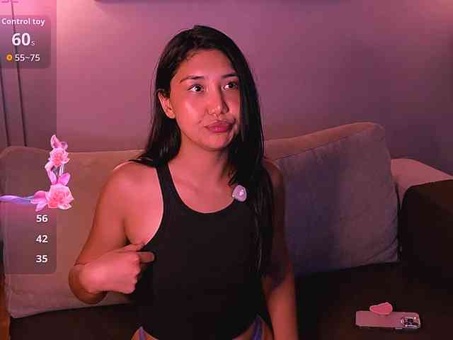 MiaBlisshere1 webcam