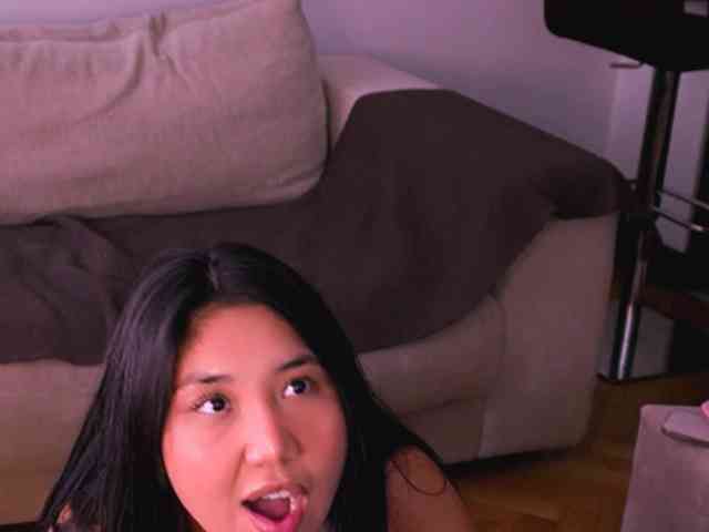 MiaBlisshere1 webcam