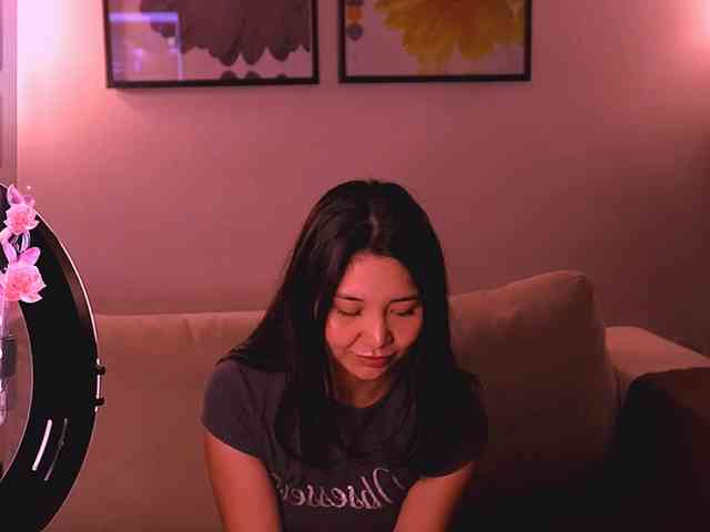 MiaBlisshere1 webcam