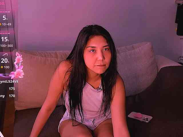 MiaBlisshere1 webcam