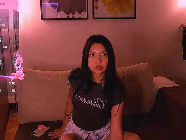 MiaBlisshere1 webcam