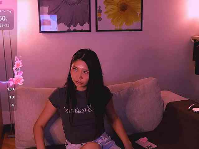 MiaBlisshere1 webcam