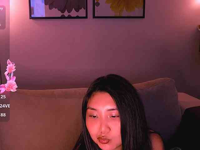 MiaBlisshere1 webcam