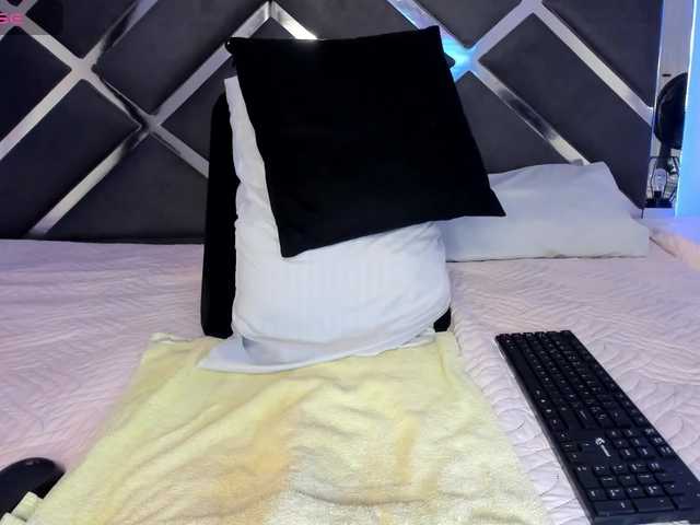 Odette live cam on BongaCams