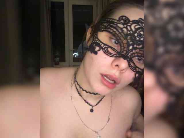 Lady-Victory webcam