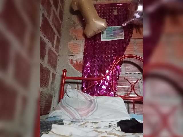 Mady03 live cam on BongaCams